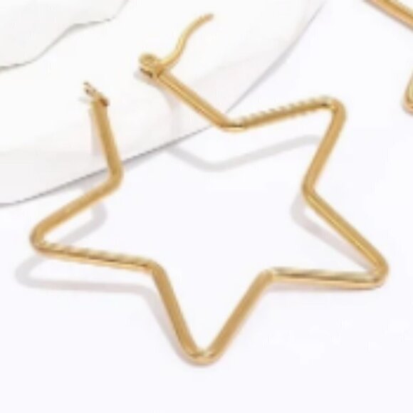 New 18K Gold Plated Large Hoop Star Earrings - Picture 2 of 5